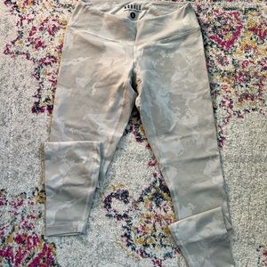 Nobull Mid-Rise Continental Camp 7/8 Legging